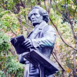 Mendelssohn-Denkmal: Felix Mendelssohn Bartholdy endlich wieder im öffentlichen Raum der Landeshauptstadt Düsseldorf. Das Denkmal unmittelbar nach der Enthüllung durch OB Dirk Elbers an seinem Standort neben der Deutschen Oper am Rhein auf der Heinrich-Heine-Allee, Düsseldorf.