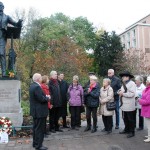 Mendelssohn-Denkmal: Musikvereinsvorsitzender Manfred Hill am Denkmal von Felix Mendelssohn Bartholdy anlässlich der Kranzniederlegung zum Todestages Mendelssohns am 4.11.2012.