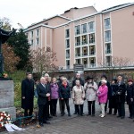 Mendelssohn-Denkmal: Musikvereinsvorsitzender Manfred Hill am Denkmal von Felix Mendelssohn Bartholdy anlässlich der Kranzniederlegung zum Todestages Mendelssohns am 4.11.2012.