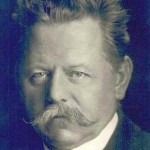 Seyffardt, Ernst Hermann (1859-1942)
Ernst Hermann Seyffardt (* 6. Mai 1859 in Krefeld;  30. November 1942 in Garmisch-Partenkirchen) war ein deutscher Komponist.
Leben:
Seyffardt studierte bei Alexander Dorn (18331901), August Grüters (18411911) und am Kölner Konservatorium bei Ferdinand Hiller (18111885), Kontrapunkt bei Gustav Jensen (18431895), James Kwast (18521927), dann an der Berliner Königlich Akademischen Hochschule für ausübende Tonkunst bei Friedrich Kiel, (18211885), bei dem ebenfalls der polnische Komponist Ignacy Jan Paderewski (18601941) studierte, und bei Heinrich Barth (18471922).
Ab 1887 wirkte er als Dirigent des Damenchors und der Liedertafel in Freiburg im Breisgau. 1892 wechselte er nach Stuttgart, wo er als Dirigent des Neuen Singvereins und Lehrer am Konservatorium, seit 1897 als Professor, tätig war. 1929 trat er in den Ruhestand.
Quelle: wikipedia
