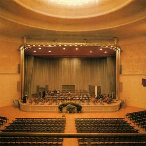 Das Podium der Rheinhalle aus den Jahren 1960-1978. Konzertpodium im Schmuck.