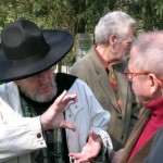 Gründung der Norbert-Burgmüller-Gesellschaft Düsseldorf e.V. - Die Gründerväter am Grab des Komponisten (v.l. Professor Oskar Gottlieb Blarr, Alfred Lessing, Prof. Peter Christoph Runge)