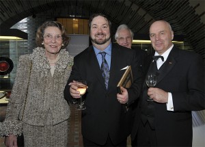 v.l. Frau van Meeteren, GMD John Fiore, Norbert Liehr, Geschäftsführer der Tonhallenfreunde und Manfred Hill, Musikvereinsvorsitzender. Bild: (c) Susanne Diesner