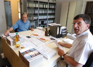 Im dritten Büro: Ohne Udo Kasprowicz und Georg Lauer findet keine Sommerrundschreibenver- sendung statt. Danke an diese beiden unermüdlichen Helfer.