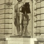 Mendelssohn-Denkmal: Denkmal von Clemens Buscher für Felix Mendelssohn Bartholdy an der Seite des Stadttheaters Düsseldorf um 1901. Stadtarchiv Düsseldorf