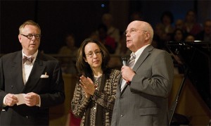 SingPause-Konzerte 2010 Günter Weißenborn, Marieddy Rossetto und Manfred Hill beim Spendenaufruf für die SingPause an die anwesenden Eltern und Gäste. © susanne.diesner@tonhalle.de