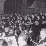 Der Chor im Schumann-Saal zu den "Faust-Szenen" mit Eugen Szenkar