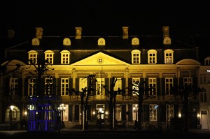 Theater aan het Vrijthof, Maastricht Festliche Beleuchtung am Dvořák-Komponistentag in Maastricht. Bild: Georg Lauer