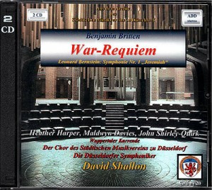 Aus unserem Schallarchiv von 1988: Britten: War-RequiemBernstein: Symphonie Nr. 1 "Jeremiah"*) Harper . Davies . Shirley-Quirk Wuppertaler Kurrende, Einstudierung: Heinz Rudolf Meier Der Chor des Städtischen Musikvereins zu Düsseldorf, Einstudierung: Hartmut Schmidt Düsseldorfer Symphoniker David Shallon Aufnahmen: Tonhalle Düsseldorf, 27.11.1988 + 29.11.1987*), Rainer Großimlinghaus, 8 x Sennheiser, 8-Kanal, DAT (Britten) bzw. Sony super BETA hifi + Yamaha Klangfeldprozessor, Remastering (Steinberg WaveLab 2.0) + Layout: Rainer Großimlinghaus; Berlin, 4.2002 © 1987/1988/2002 by Städtischer Musikverein zu Düsseldorf e.V.