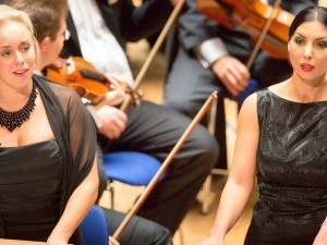 Elisabet Strid und Ramona Zahira in der Tonhalle.