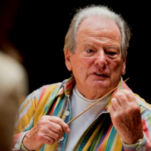 Sir Neville Marriner bei Proben mit dem Chor des Städtischen Musikvereins zu Düsseldorf