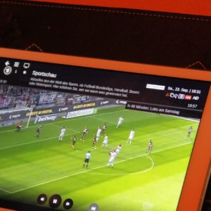 Siegreiche Fortuna Düsseldorf gab es in der Pause an diesem 22.9. auf dem Tablet von Hermann Oehmen zu sehen.