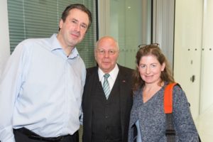 Singleiter Martin Lucaß, Musikvereinsvorsitzender Manfred Hill, Renate Bode, Musikverein© Thomas von der Heiden, Düsseldorf