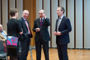 Dorothée Coßmann, Sparkassenvorstand Dr. Michael Meyer, Dr. Edgard Jannott und Stefan Drzisga , Stadtsparkasse Düsseldorf-Kulturstiftung © Thomas von der Heiden, Düsseldorf© Thomas von der Heiden, Düsseldorf