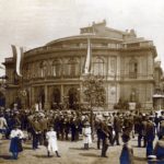 Einweihung der Denkmäler von Mendelssohn und Immermann vor dem Stadttheater am 3. August 1901