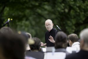 Rainer Templin mit dem UHU-Orchester (Clara-Schumann-Musikschule)