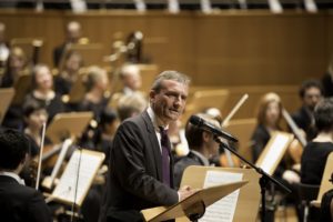 Oberbürgermeister Thomas Geisel fand sehr schöne Worte für das bürgerschaftliche Engagement des Musikvereins und seiner Sängerinnen und Sänger.