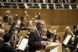 Oberbürgermeister Thomas Geisel fand sehr schöne Worte für das bürgerschaftliche Engagement des Musikvereins und seiner Sängerinnen und Sänger.