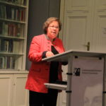 Prof. Dr. Ute Büchte-Römer bei ihrer Lesung