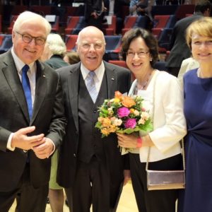 "Kinder zum Olymp", Preisverleihung am 10.7.2018 in Berlin durch Bundespräsident Frank Walter Steinmeier und seiner Gattin Elke Büdenbender. Hier zusammen mit Marieddy Rossetto und Manfred Hill. Bild: Jörg Asmus Wieben/Musikverein