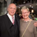 Manfred Hill mit der Vorsitzenden des Chorverbandes Düsseldorf Christel Paschke-Sander