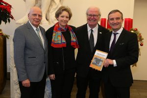 Buchpräsentation im Dreiklang: Landeshauptstadt Düsseldorf - Robert-Schumann-Hochschule - Städtischer Musikverein. Oberbürgermeister Thomas Geisel, Prof. Dr. Dr. Volker Kalisch, Prorektor der RSH, Dr. Nina Sträter, Autorin, Manfred Hill, Musikvereinsvorsitzender (v.r.n.l.) Foto: Young