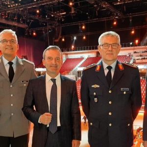 Musikfest der Bundeswehr: Johannes B. Kerner, Oberst Lieder, Oberbürgermeister Thomas Geisel, General Weidhüner, Stabshauptmann Ernst (v.l.n.r.)
