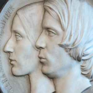 Schumannhaus Düsseldorf: Relief von Robert und Clara Schumann