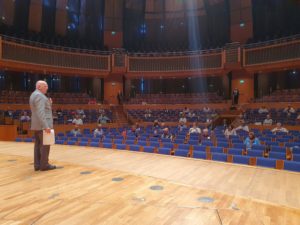 MV 2020 Blick vom Orchesterpodium in den Saal