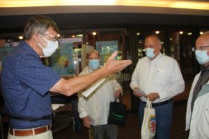 Hans-Peter Hill zieht Gewinner des NC-Preisausschreibens mit Georg Lauer und Udo Kasprowicz