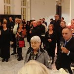 Bild: Gerlinde Schilling und Gerhard Albert Jahn (Bild-Vordergrund) beim Empfang in der Oper von Chemnitz nach dem Konzert mit dem Städtischen Musikverein zu Düsseldorf (Foto: Musikverein Georg Lauer)