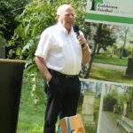 Manfred Hill am Tag des offenen Denkmals auf dem Golzheimer Friedhof bei einer kleinen Ansprache - 8.9.2024