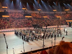 BW-Musikfest: Das Stabsmusikkorps der Bundeswehr mit dem Wachbataillon beim Bundesministerium der Verteidigung, das Heeresmusikkorps Neubrandenburg und das Luftwaffenmusikkorps Münster