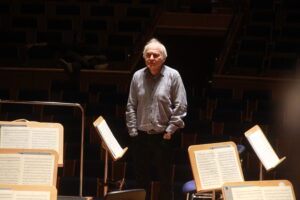 Adam Fischer bei der Orchesterprobe