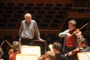 Adam Fischer bei der Orchesterprobe