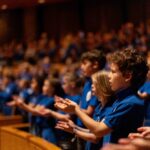 Akai hana - von den Kindern sehr zart gesungen mit wunderschönen und wertschätzenden Gesten