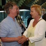 Gisbert Brandt mit Singleiterin Tirin Maran