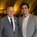 Rajiv Strauß, stellv. Leiter des Kulturamtes, mit Manfred Hill