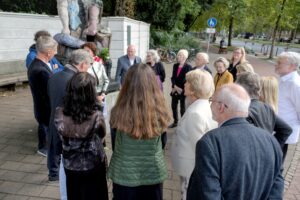 12.9.2025: Eine kleine Schar bei der kleinen Feierstunde zum 185. Hochzeitstag der Schumanns