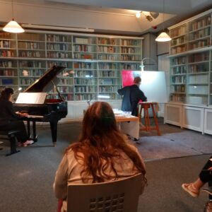 14.10.2025: Heike Angela Moser und Anja von Wins bei der Artperformance im HHI