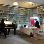 14.10.2025: Die beiden Künstlerinnen Heike Angela Moser und Anja von Wins in gemeinsamer Aktion (Bild: Hagen Lippe-Weißenfeld)