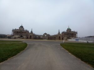 6.11.-11.11. Potsdam- Berlin: Der gewaltige Kollonadenbau gegenüber dem Neuen Palais