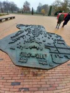 6.11.-11.11. Potsdam- Berlin: Bronce-Darstellung der größten Herrscher-Parkanlage Europas mit der Darstellung aller 14 Schlösser in Potsdam