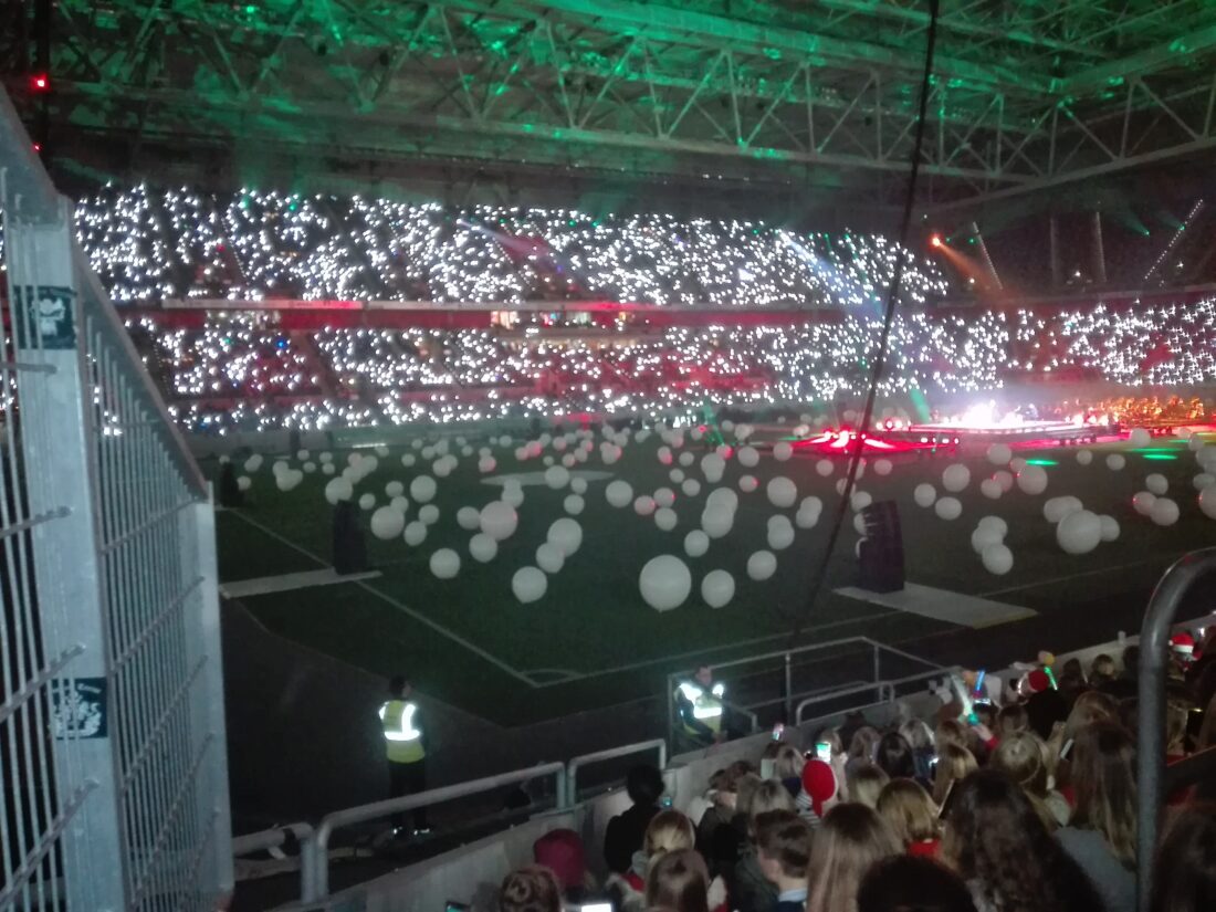 2018 - 23.12. Ausklang des Jubiläumsjahres mit einem allgemeinen Weihnachtssingen in der Arena-Düsseldorf