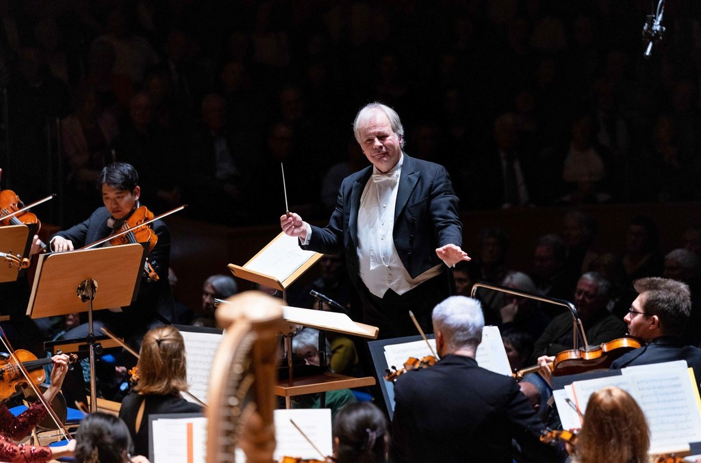 Axel Kober am Pult der Düsseldorfer Symphoniker. Foto: Tonhalle/Susanne Diesner