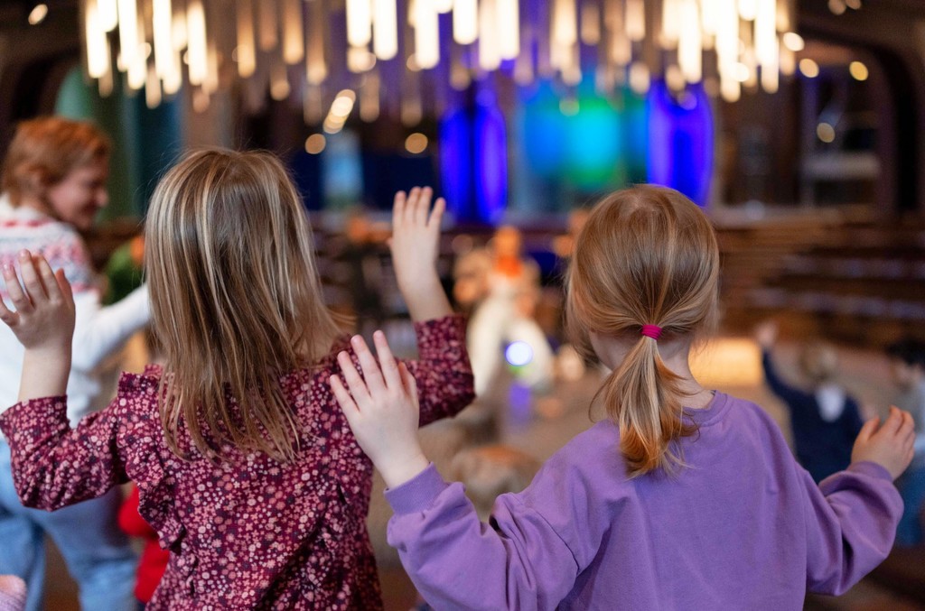 Kinder in der Tonhalle; Foto: Diesner/Tonhalle