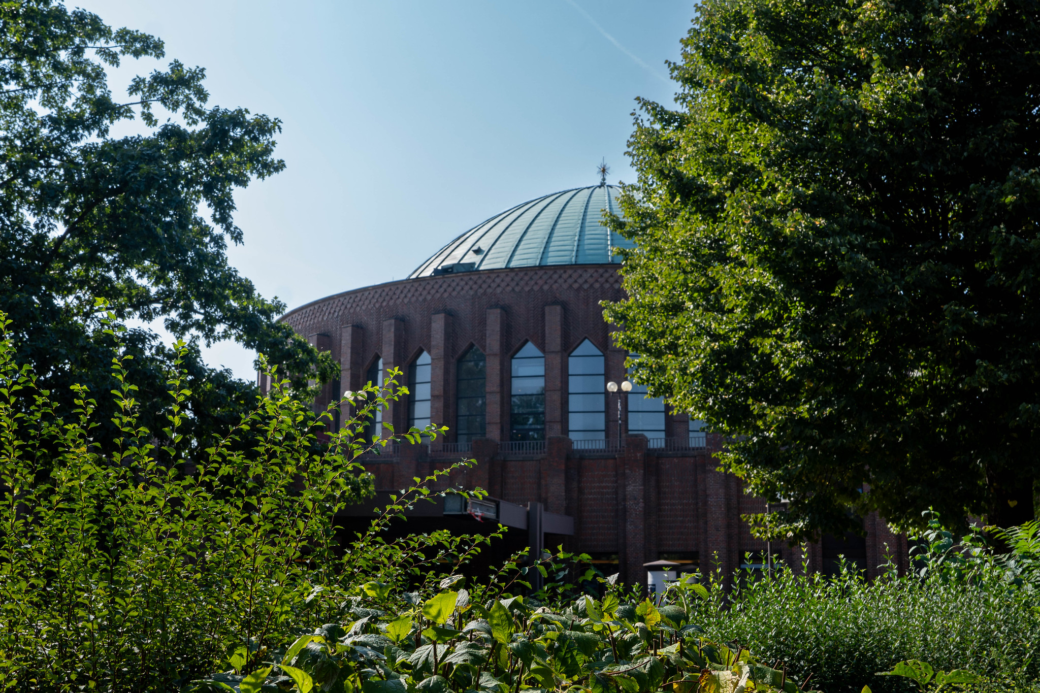 Tonhalle Düsseldorf im Sommer-(Foto-Emilia Hecke)
