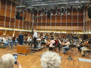 15.5.2026 - Freundeskreisreise nach Köln: Die Düsseldorfer Symphoniker unter Adam Fischer im Kammermusiksaal des DLF. Der Maestro und Konzertmeisterin Franziska Früh gibt den Ton vor