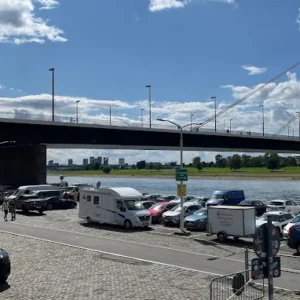 Parkplatz Unteres Rheinwerft an der Tonhalle