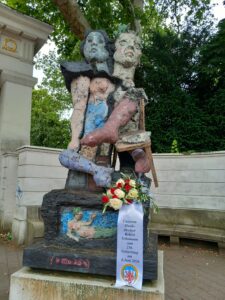 Robert Schumann zum 216. Geburtstag am 8.6.2026. Gedenken am Clara- und Robert-Denkmal von Markus Lüpertz